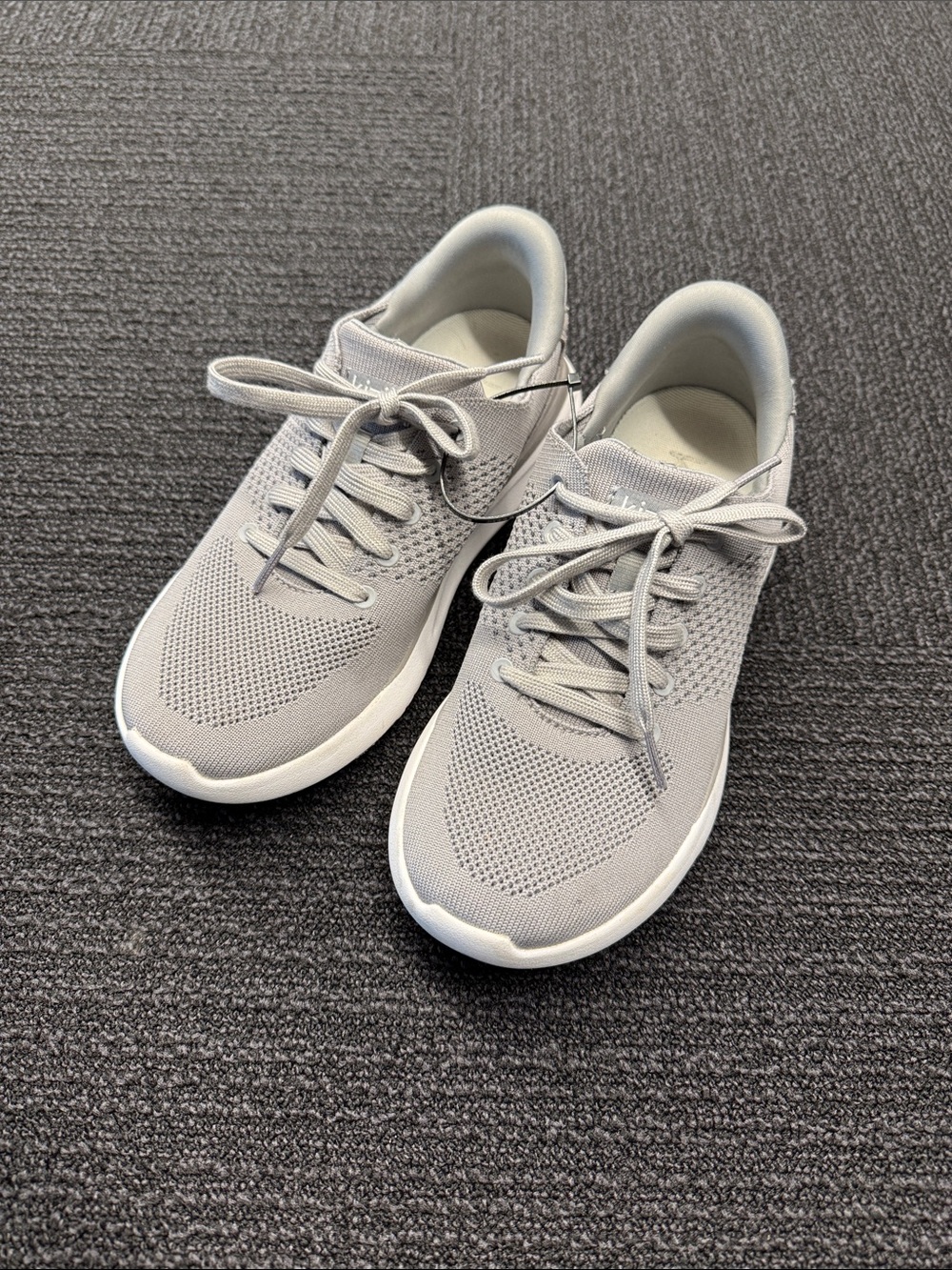 KIZIK Lima Womens 7.5 Shoes Wide Gray Knit Sneakers Hands Free